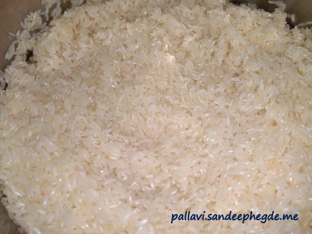 Vegetable Pulao: Soaked rice after draining